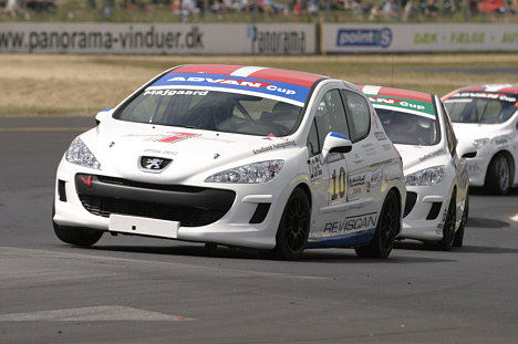 På FDM Jyllandsringen sikrede Anders Majgaard den første sejr til Peugeot 308 modellen.